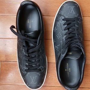 Louis Vuitton sneakers black monogram.  Size 8 euro 10 us